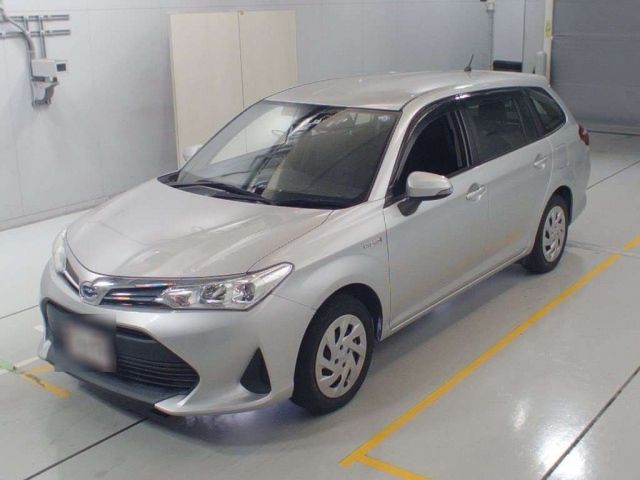 30072 Toyota Corolla fielder NKE165G 2018 г. (CAA Chubu)